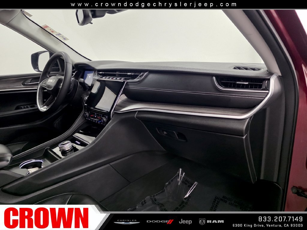 Certified 2024 Jeep Grand Cherokee Limited w/ Black Appearance Package RWD image 12