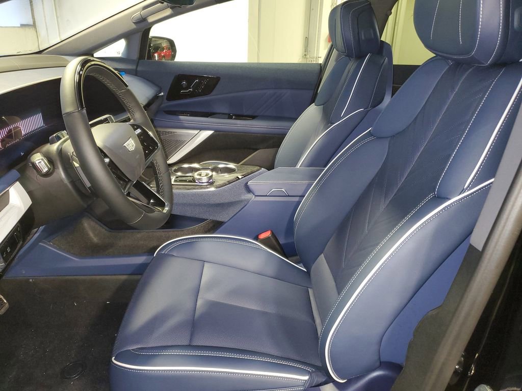 New 2025 Cadillac Optiq Sport 2 image 31