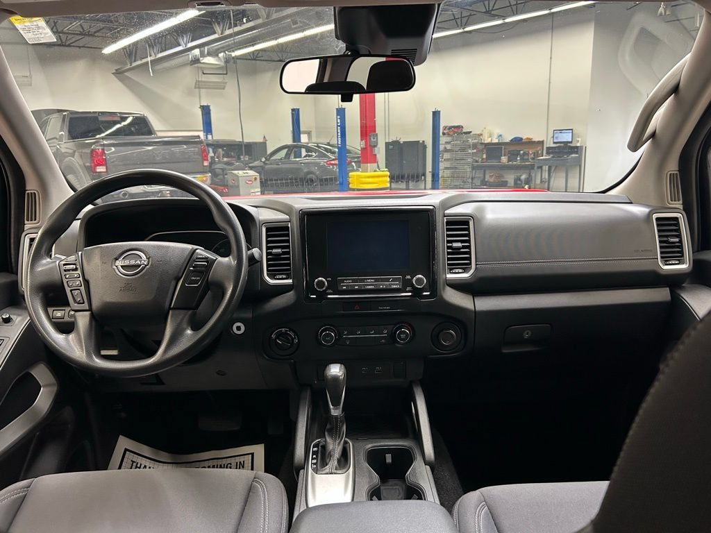 Used 2022 Nissan Frontier SV AWD/4WD image 16