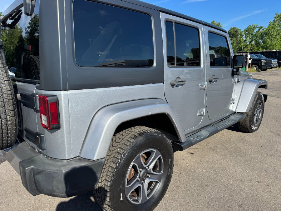 Used 2016 Jeep Wrangler Unlimited Sahara AWD/4WD image 11