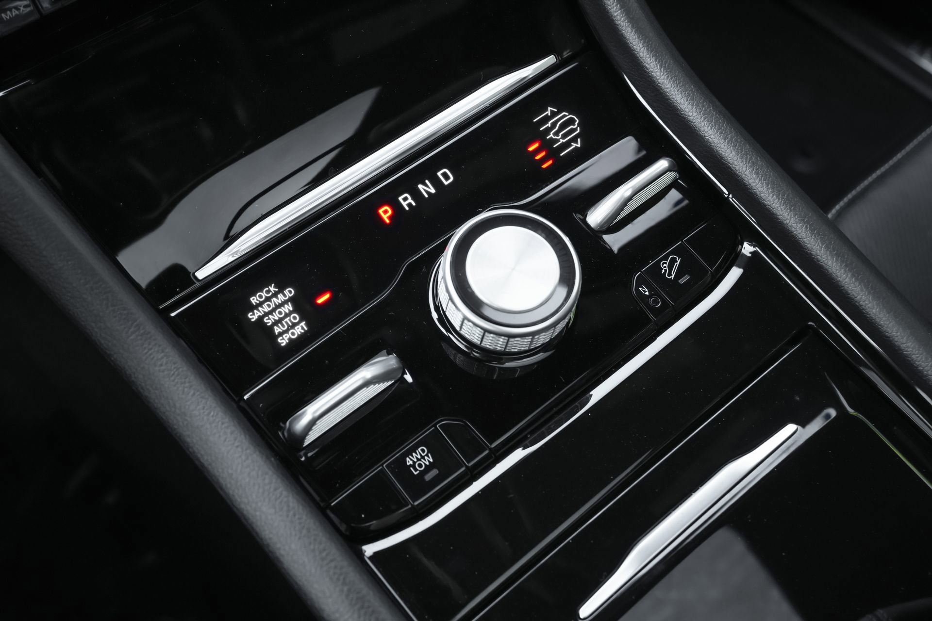 Used 2024 Jeep Grand Cherokee L Overland w/ Trailer Tow Package image 16