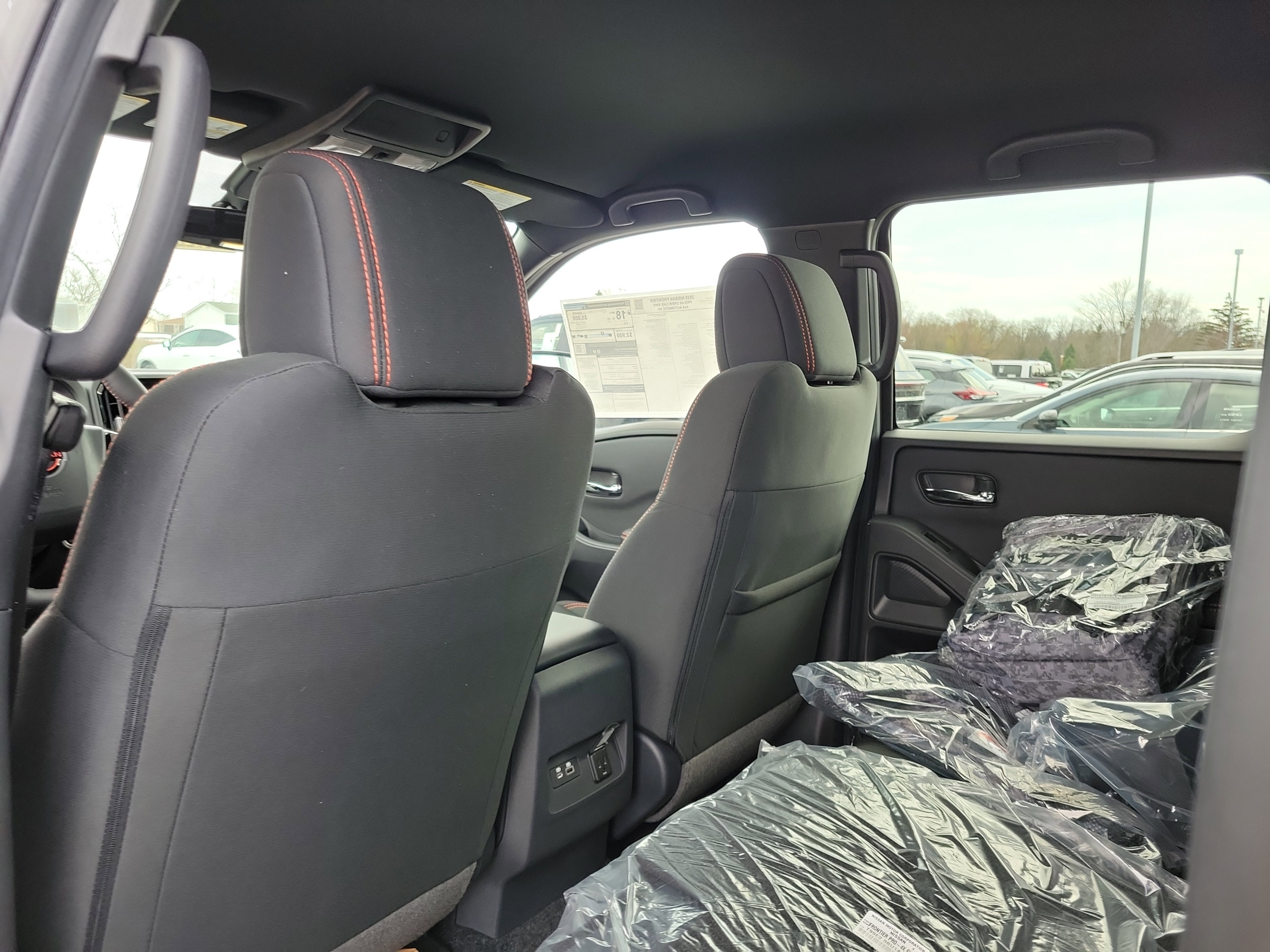 Used 2025 Nissan Frontier PRO-4X w/ Pro Convenience Package AWD/4WD image 14