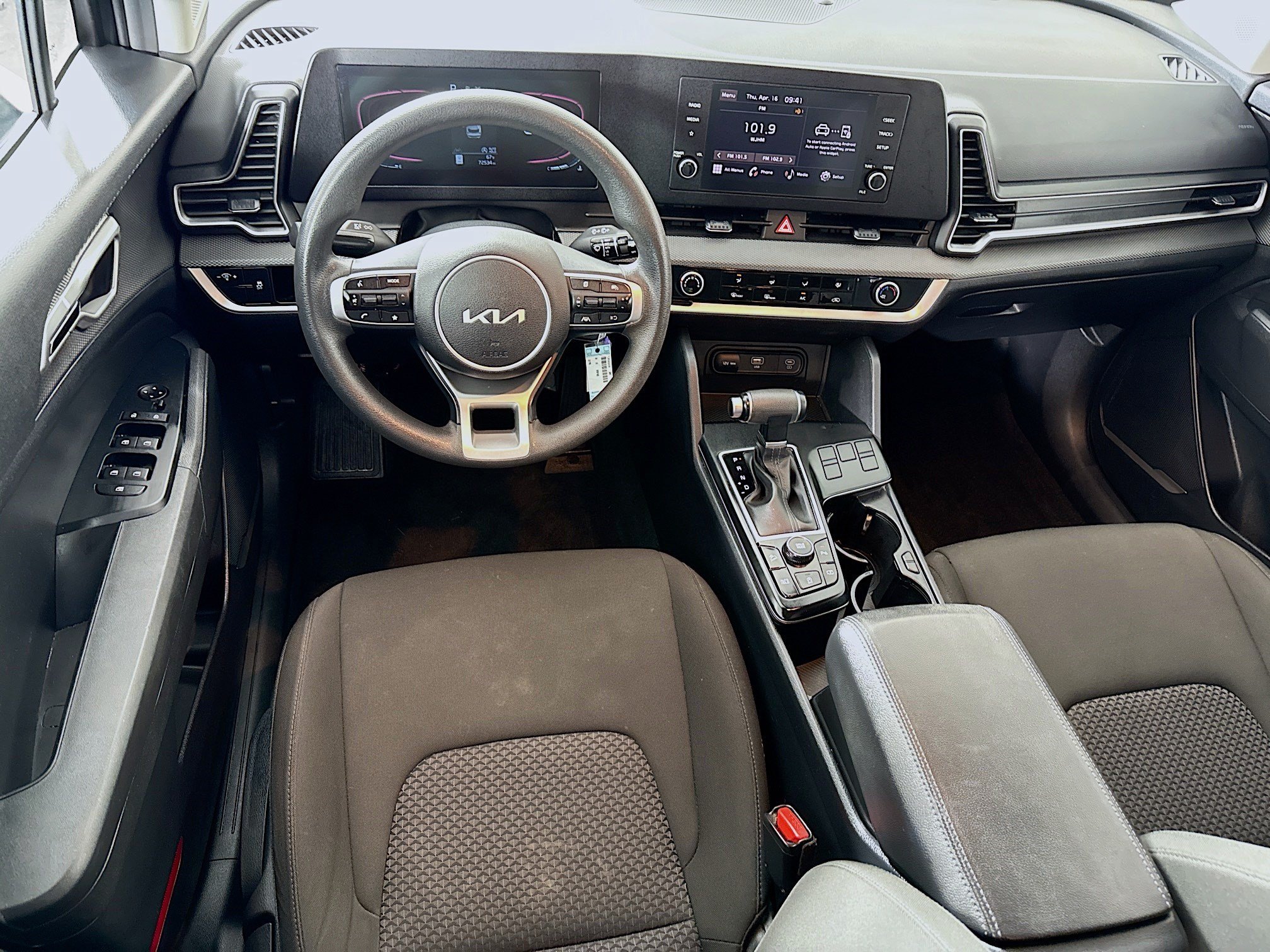 Used 2024 Kia Sportage LX FWD image 17