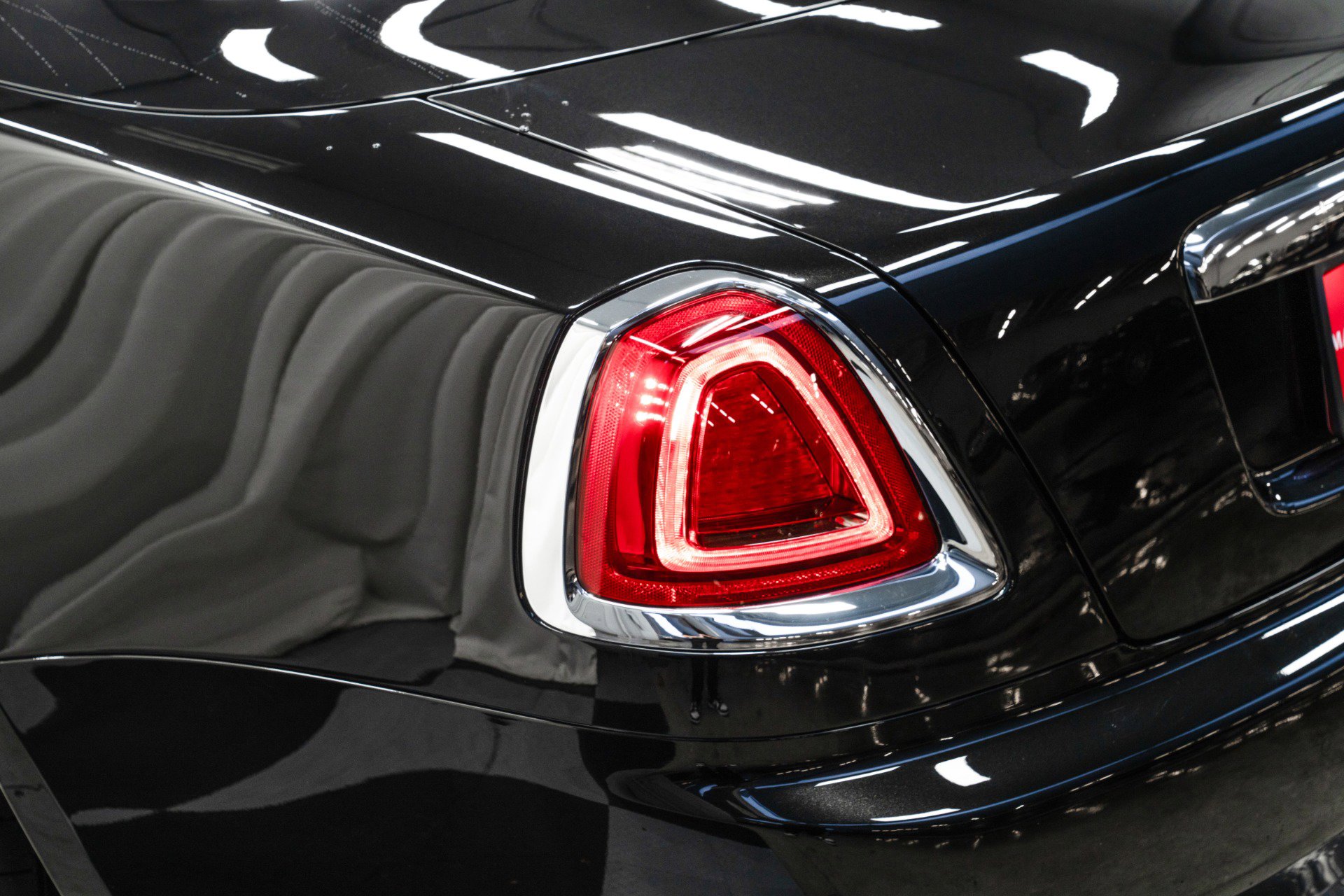 Used 2017 Rolls-Royce Dawn image 49