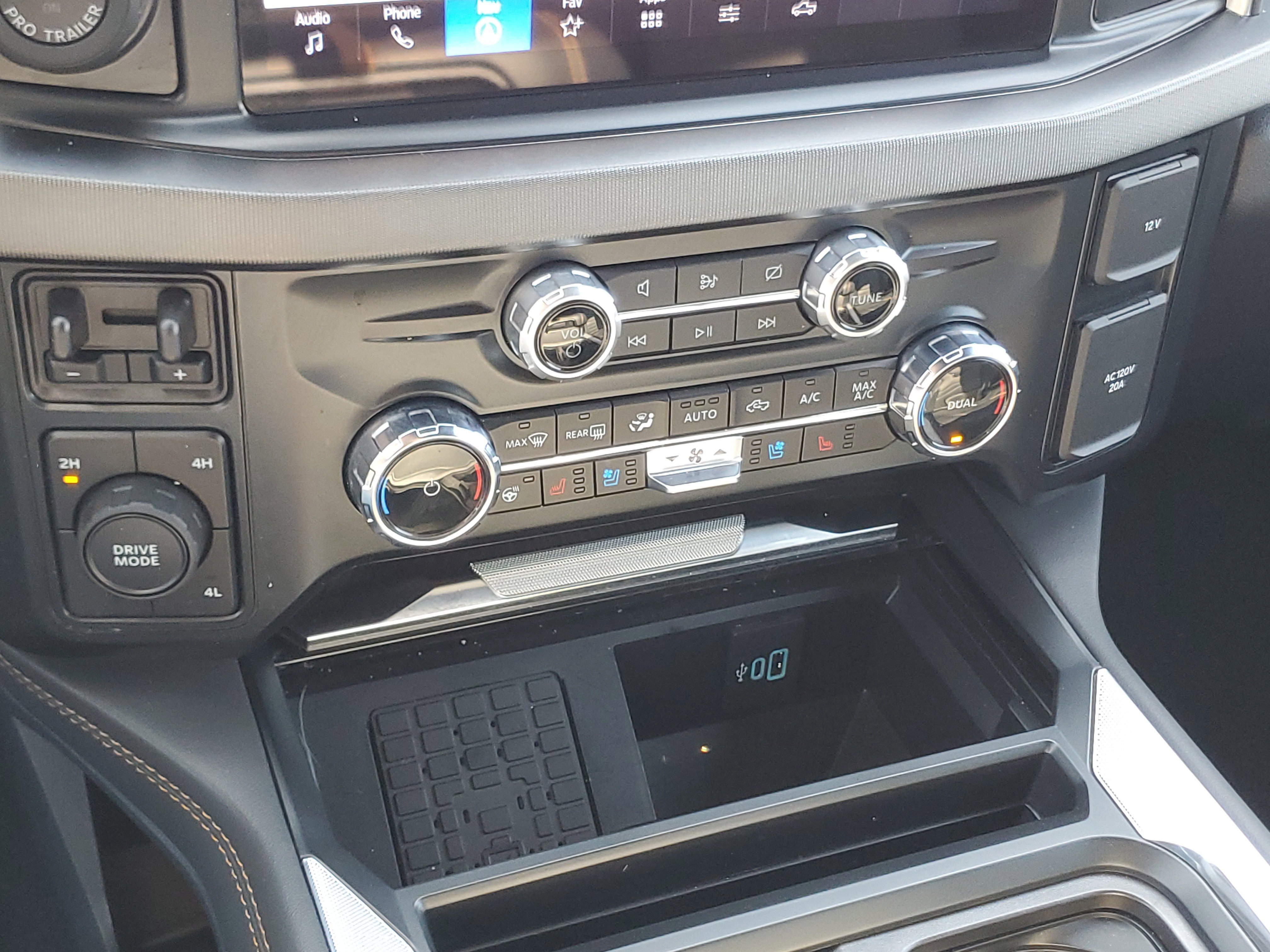 Used 2024 Ford F350 Platinum image 18