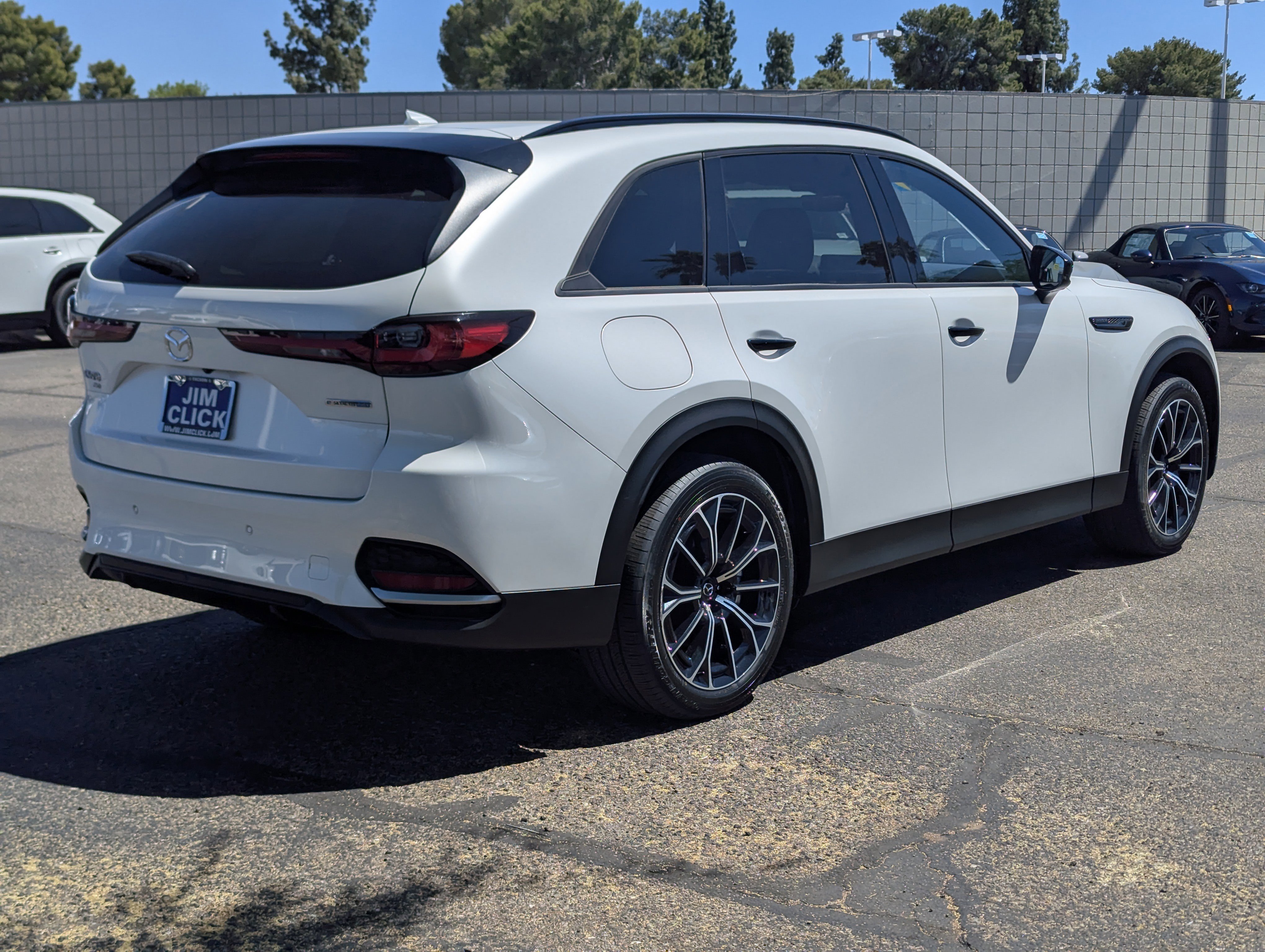 Certified 2025 MAZDA CX-70 Plug-In Hybrid w/ Premium Plus AWD/4WD image 2