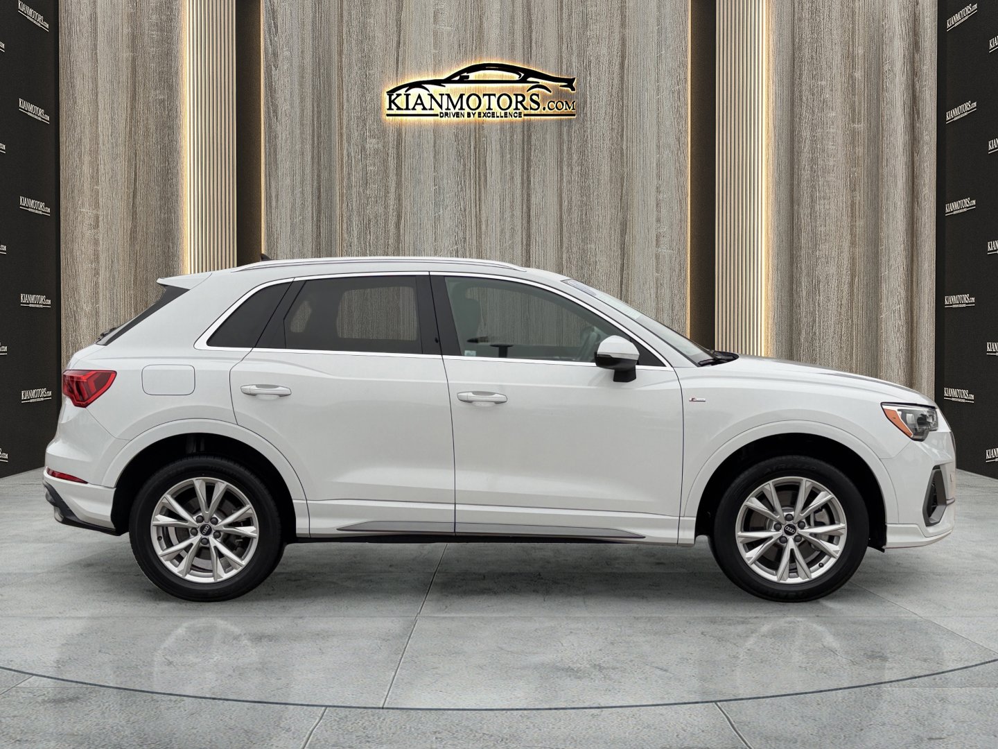 Used 2021 Audi Q3 2.0T Premium w/ Convenience Package image 9