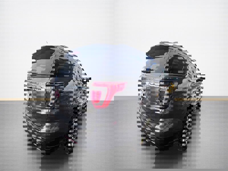 Used 2019 Ford Explorer XLT w/ Equipment Group 201A image 4