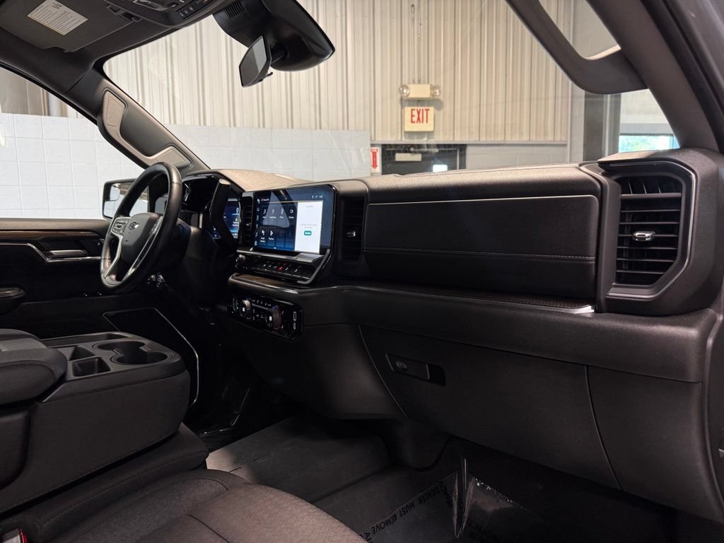 Used 2024 Chevrolet Silverado 1500 RST AWD/4WD image 18