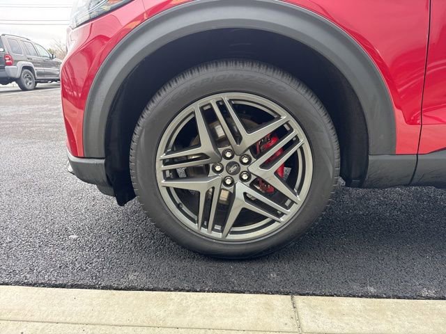 Used 2025 Ford Explorer ST-Line w/ Premium Package image 8