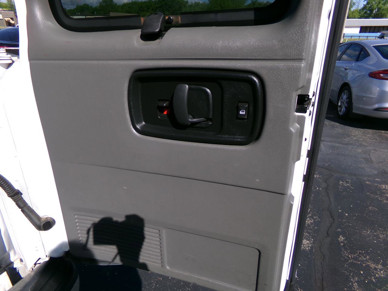 Used 2018 GMC Savana 3500 LS w/ Cold Climate Package RWD image 27