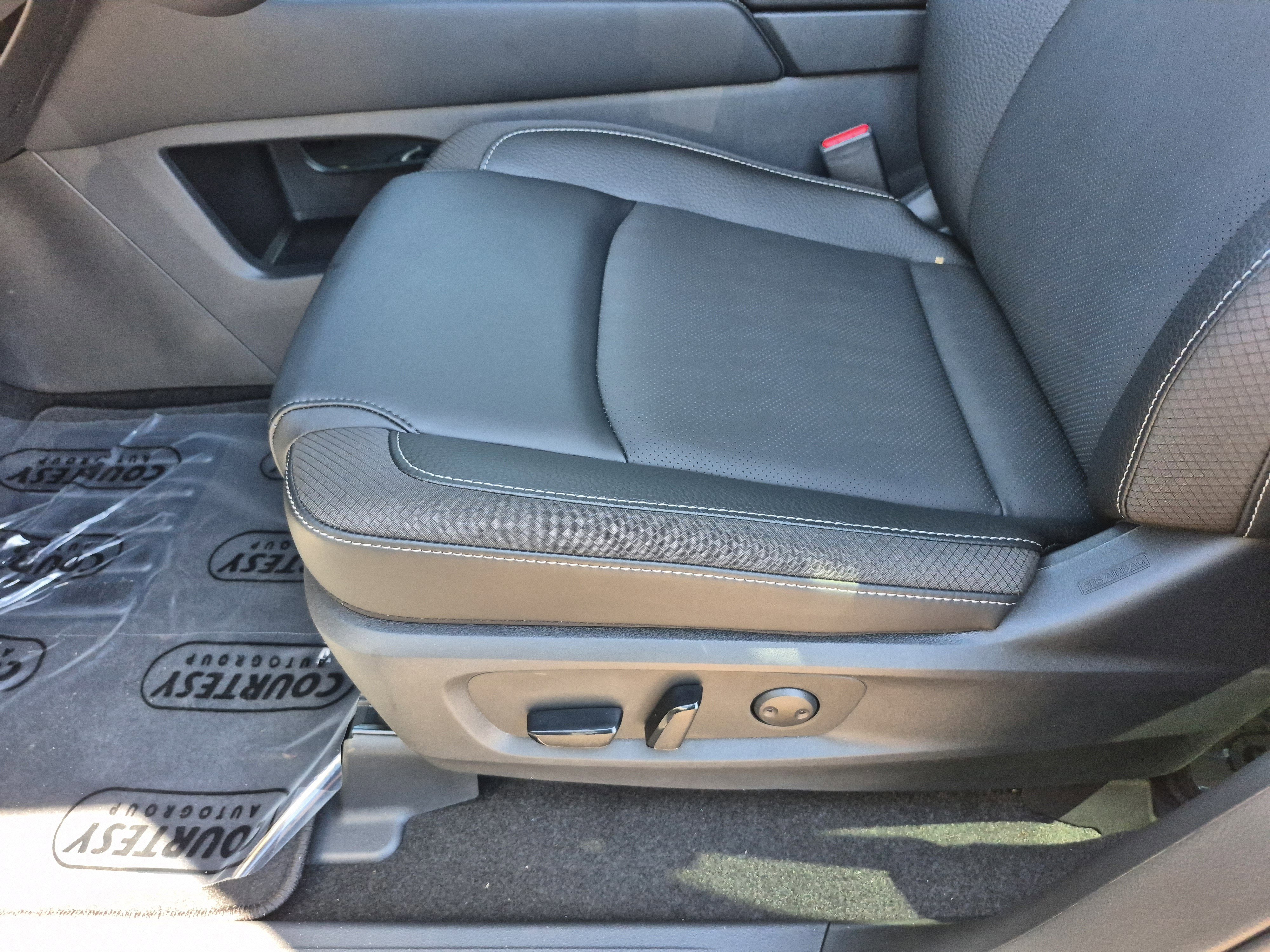 New 2026 Nissan Pathfinder SL FWD image 22