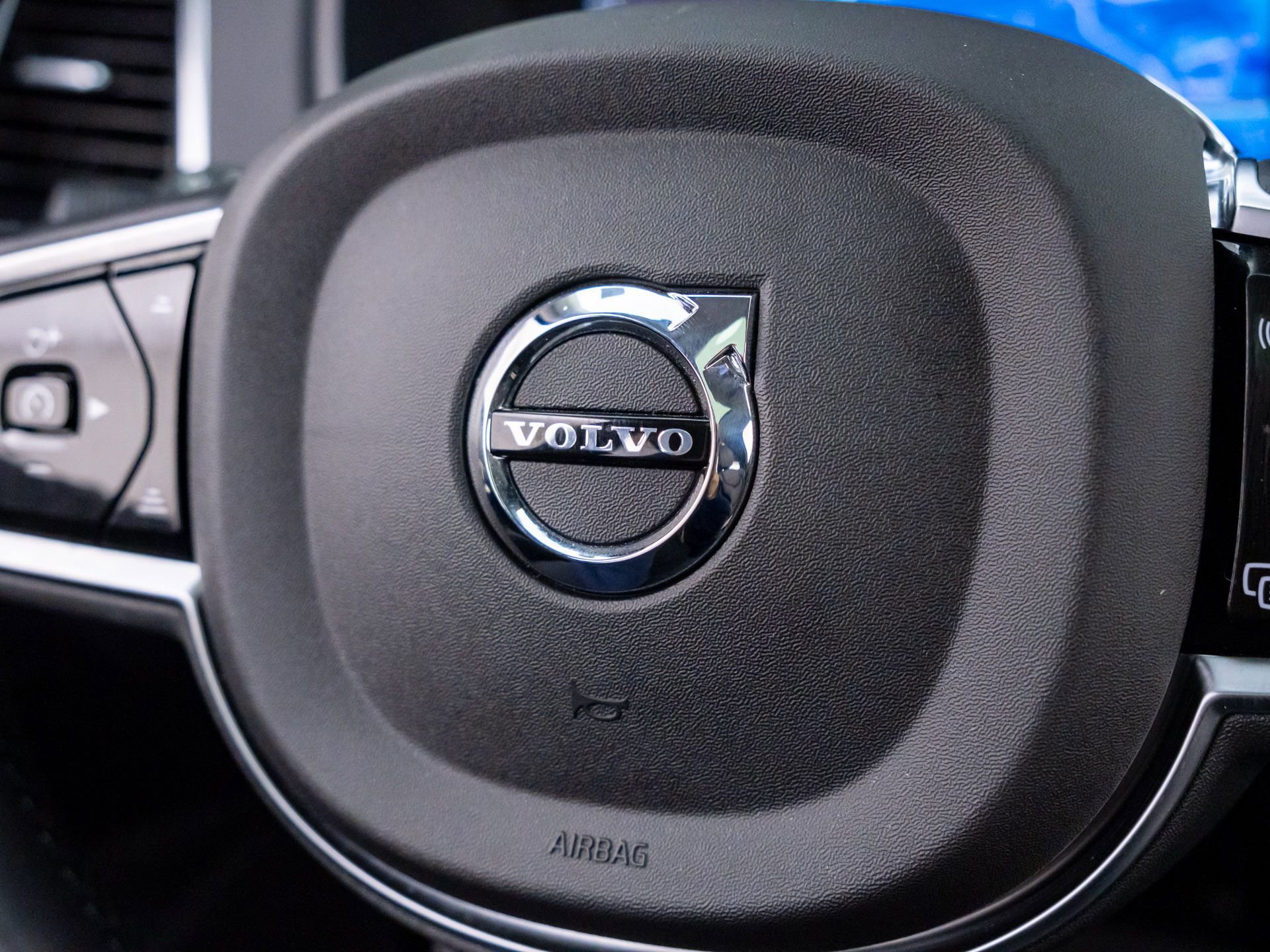 Used 2025 Volvo XC90 T8 Ultra w/ Protection Package Premier AWD/4WD image 26
