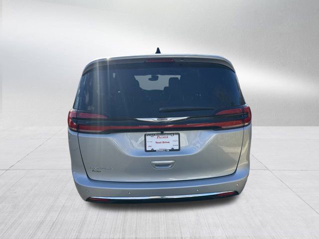 New 2026 Chrysler Pacifica Select image 6
