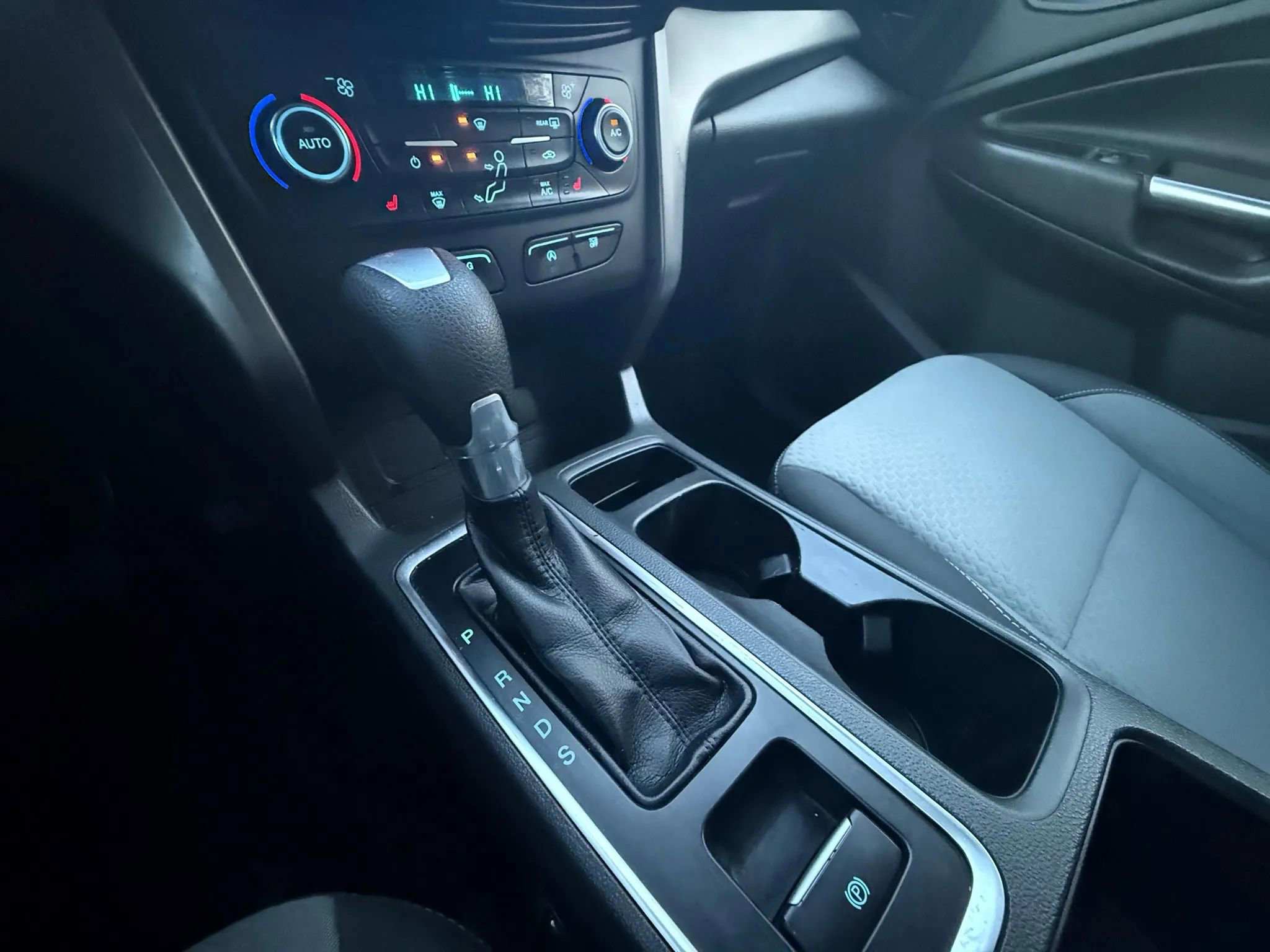 Used 2017 Ford Escape SE w/ Equipment Group 201A image 13