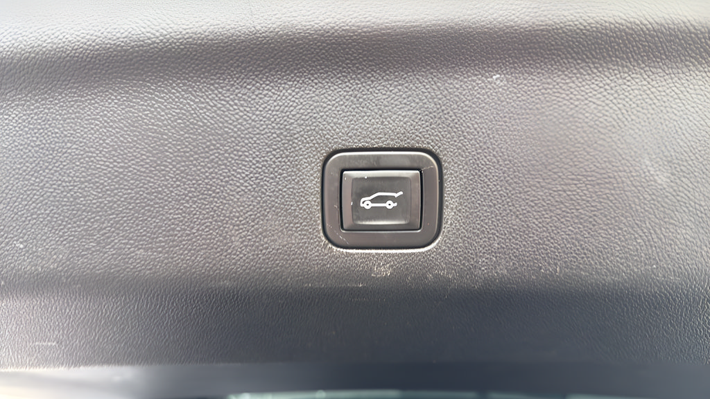 Used 2022 Chevrolet Tahoe RST AWD/4WD image 21