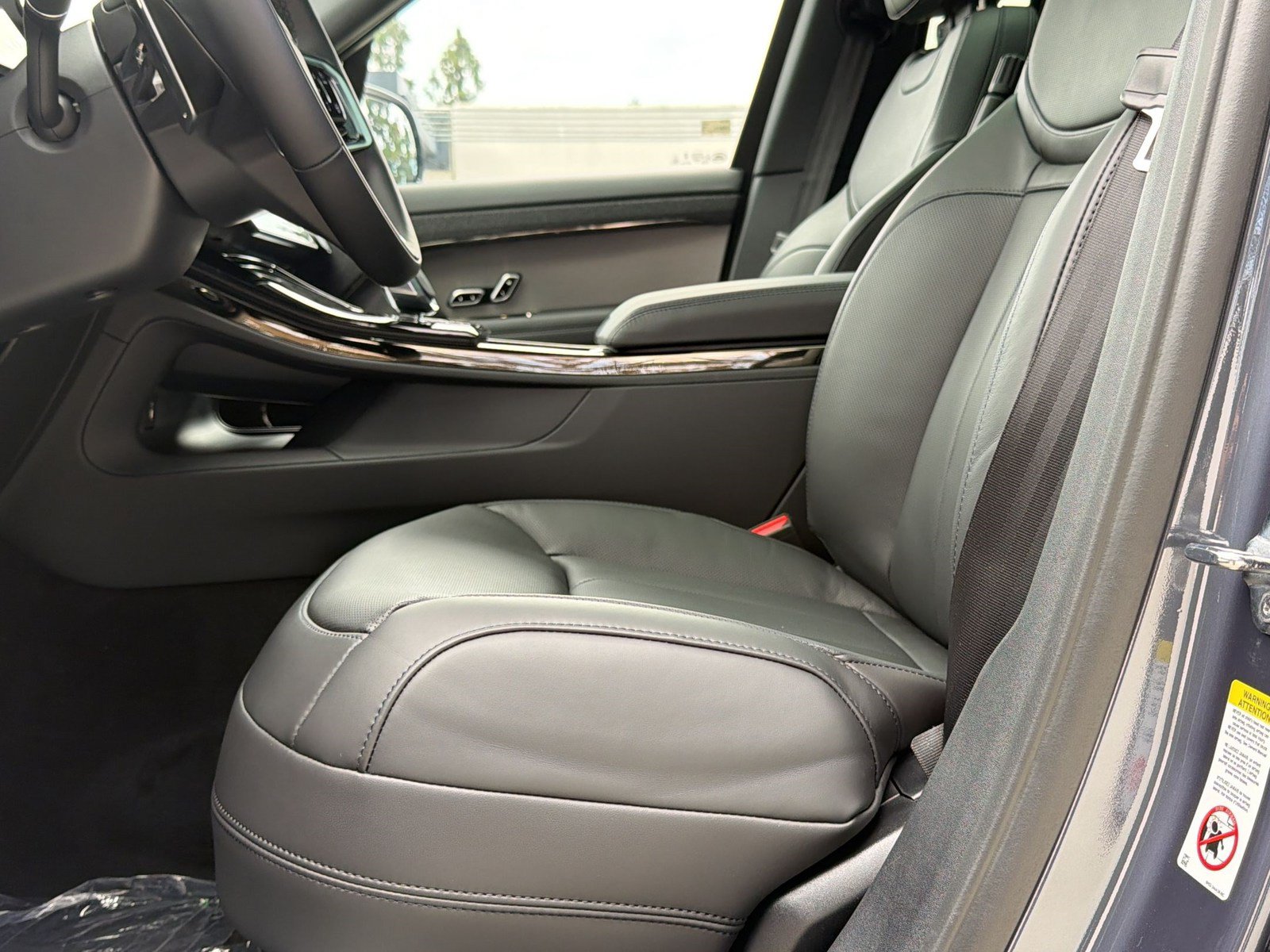 New 2026 Land Rover Range Rover Sport SE AWD/4WD image 5