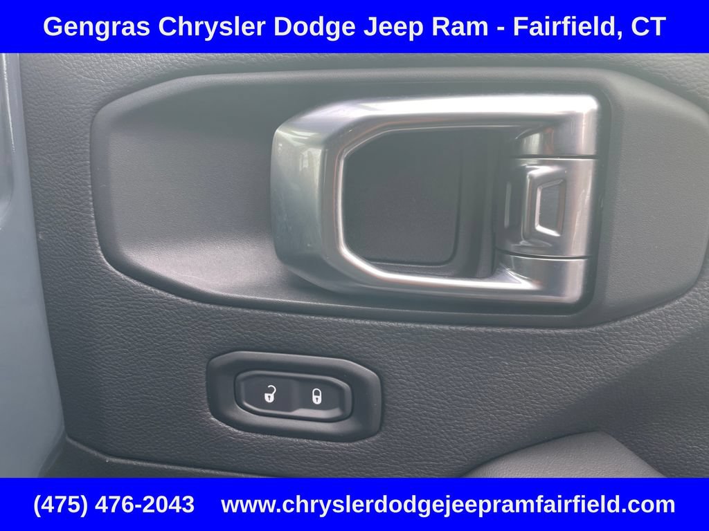 Certified 2025 Jeep Wrangler Unlimited Sahara w/ Safety Group AWD/4WD image 13