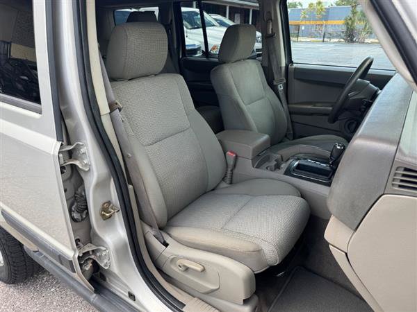 Used 2007 Jeep Commander Sport RWD image 12