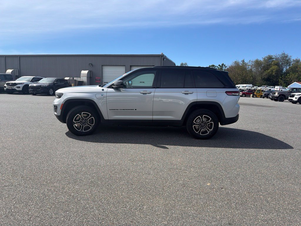 Used 2023 Jeep Grand Cherokee Trailhawk AWD/4WD image 5