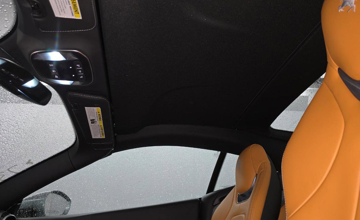 Used 2019 Ferrari Portofino image 11