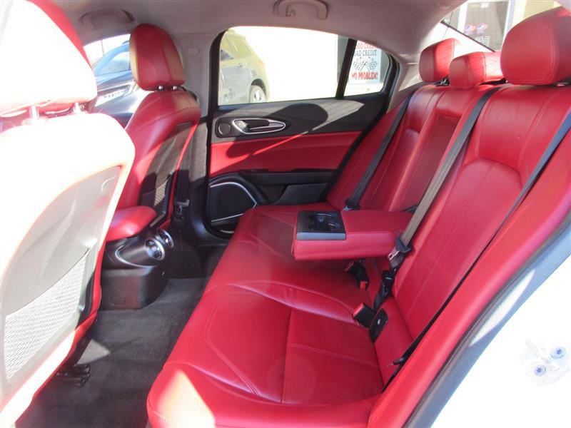 Used 2019 Alfa Romeo Giulia AWD image 23