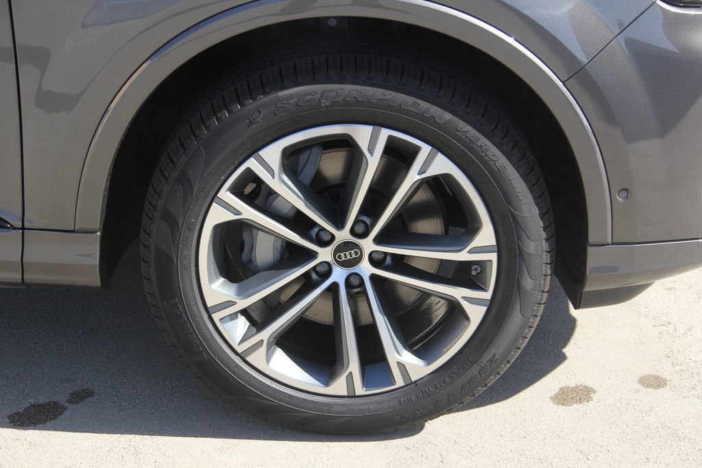 New 2026 Audi Q7 3.0T Premium image 9