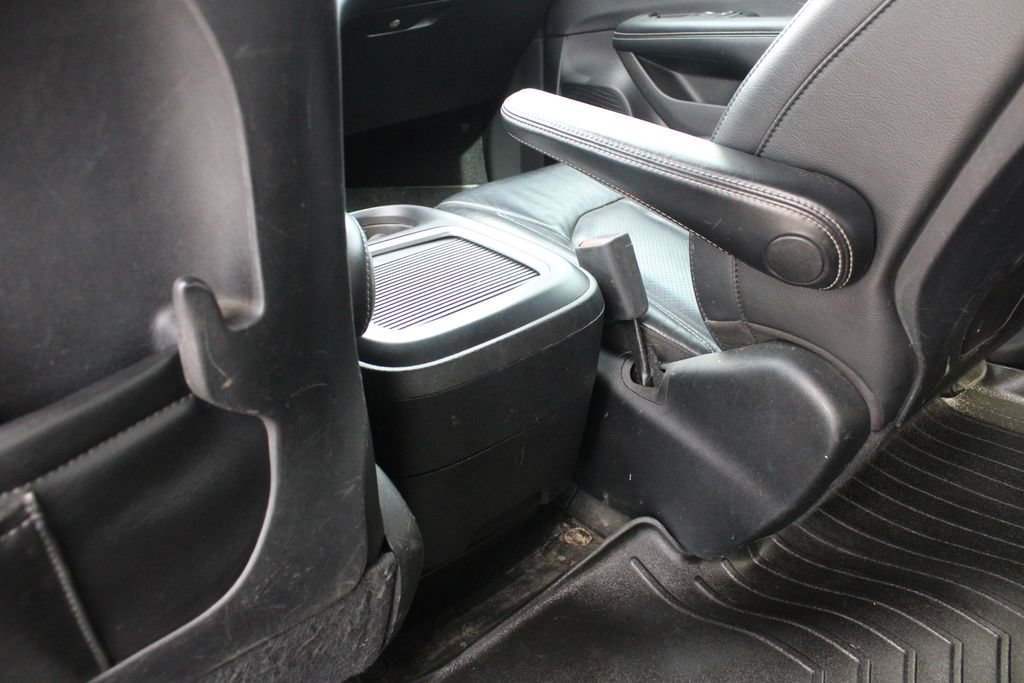 Used 2019 Chrysler Pacifica Touring-L Plus w/ S Appearance Package FWD image 21
