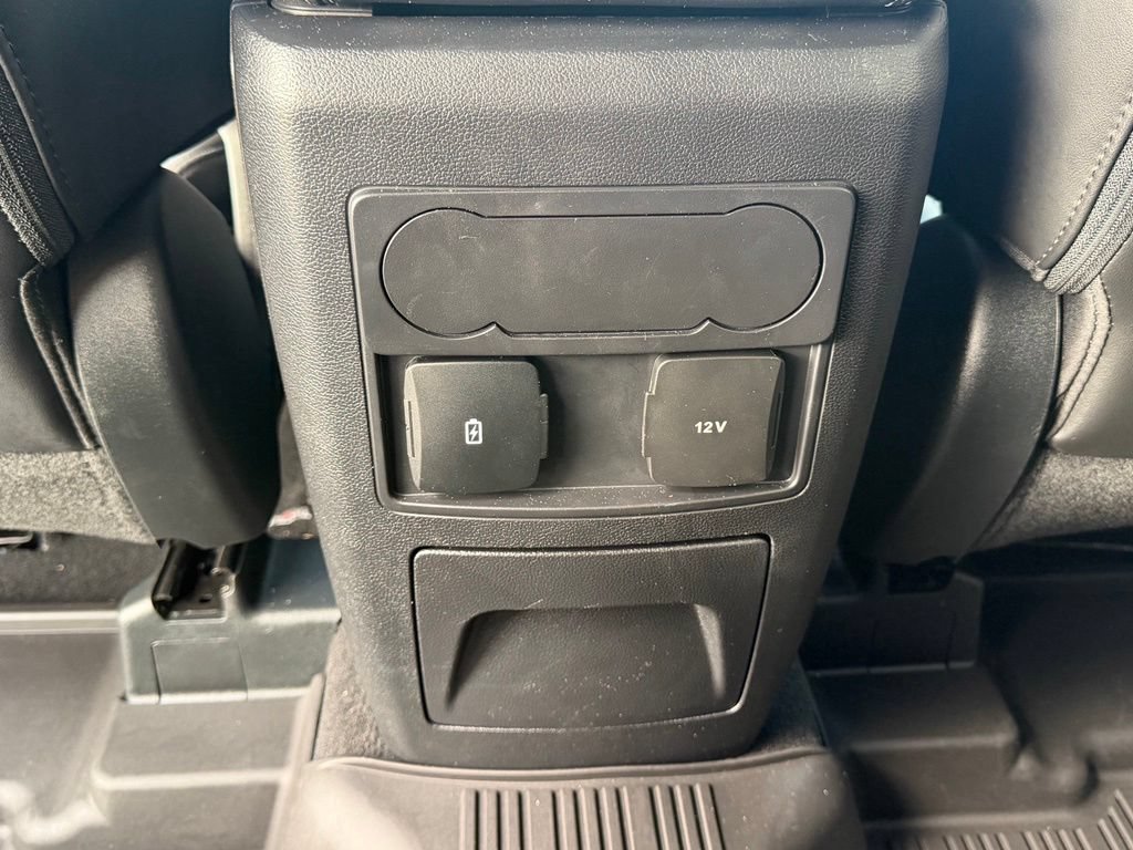 Used 2024 Ford Explorer XLT w/ Equipment Group 202A AWD/4WD image 23