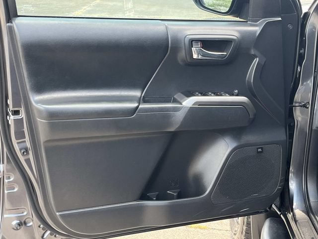 Used 2022 Toyota Tacoma Limited AWD/4WD image 27