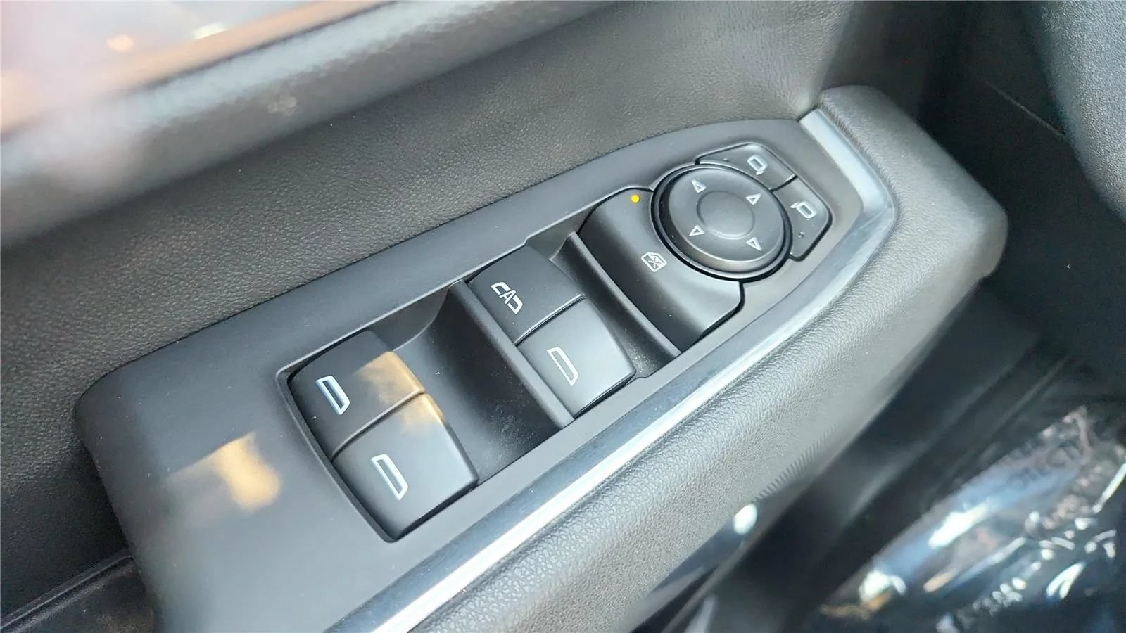 Used 2025 Chevrolet Silverado 2500 LT w/ Convenience Package AWD/4WD image 9