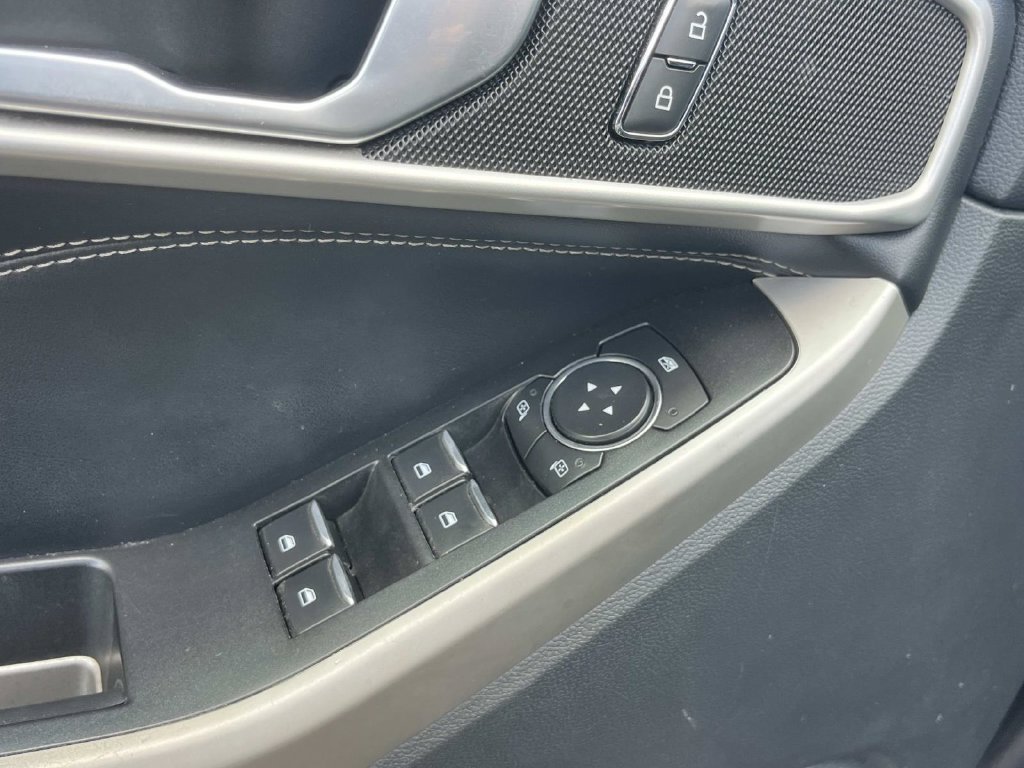 Used 2022 Ford Explorer XLT RWD image 34