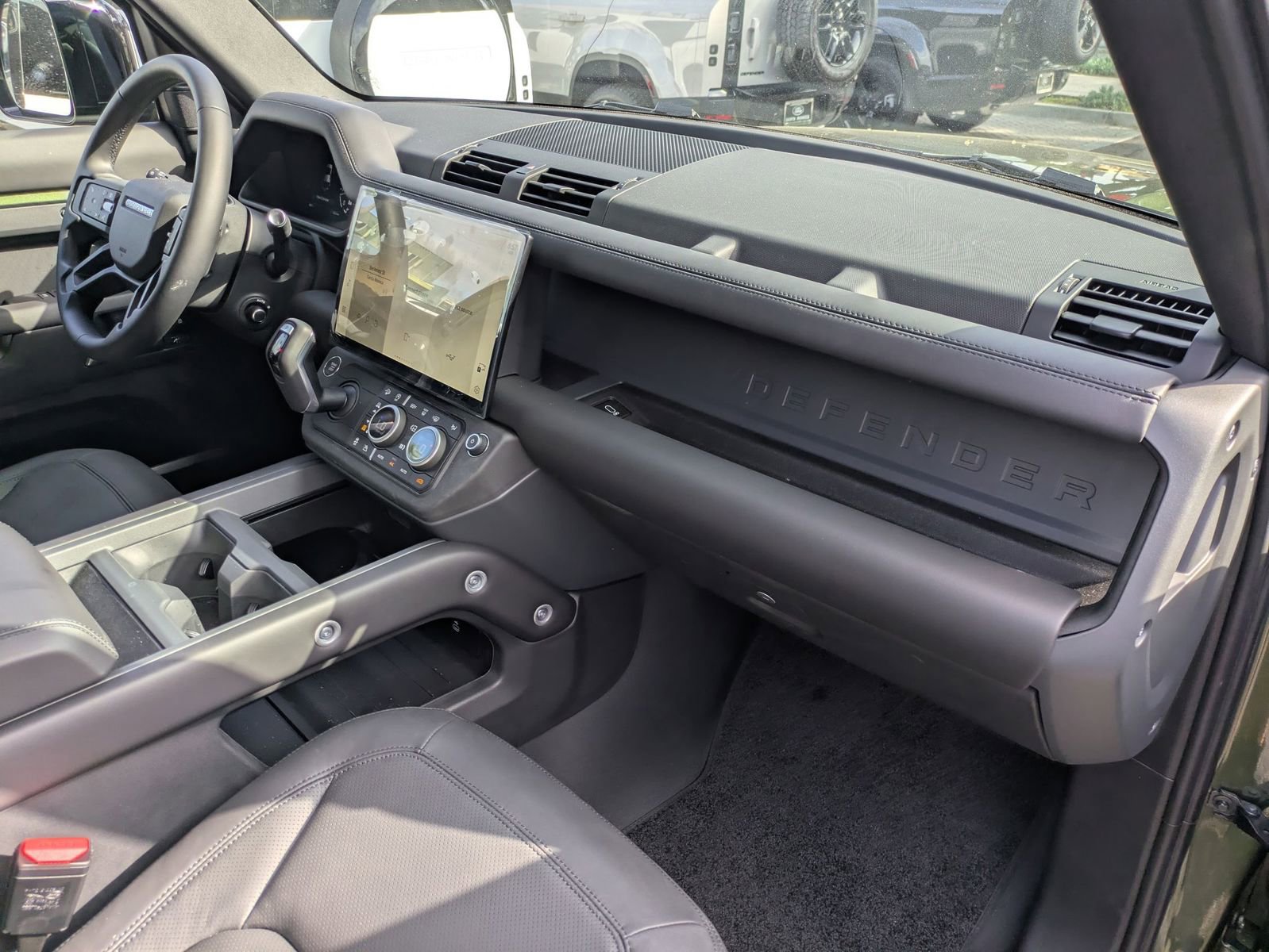 New 2026 Land Rover Defender 110 X-Dynamic SE AWD/4WD image 30