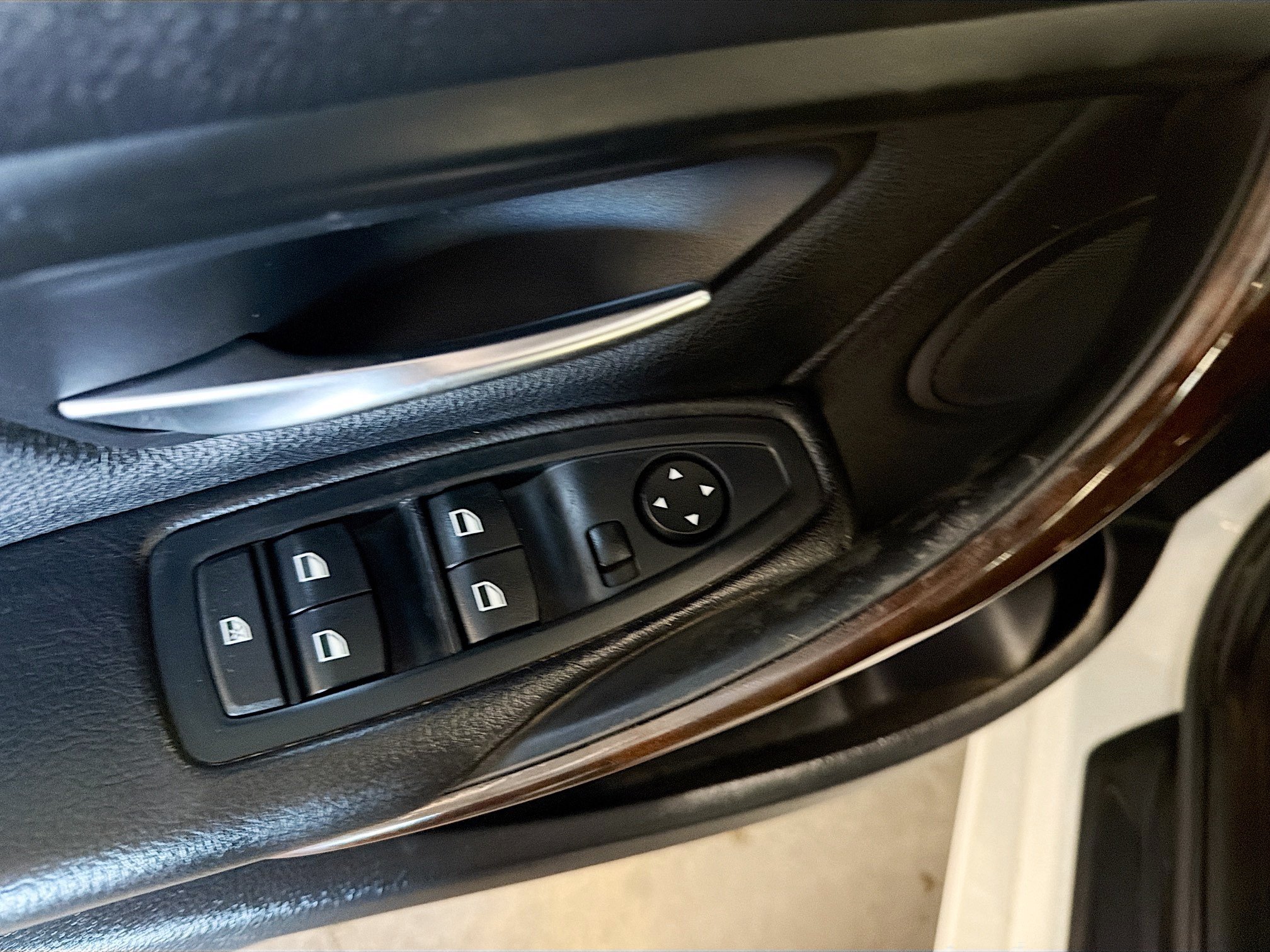 Used 2015 BMW 320i xDrive Sedan AWD/4WD image 15