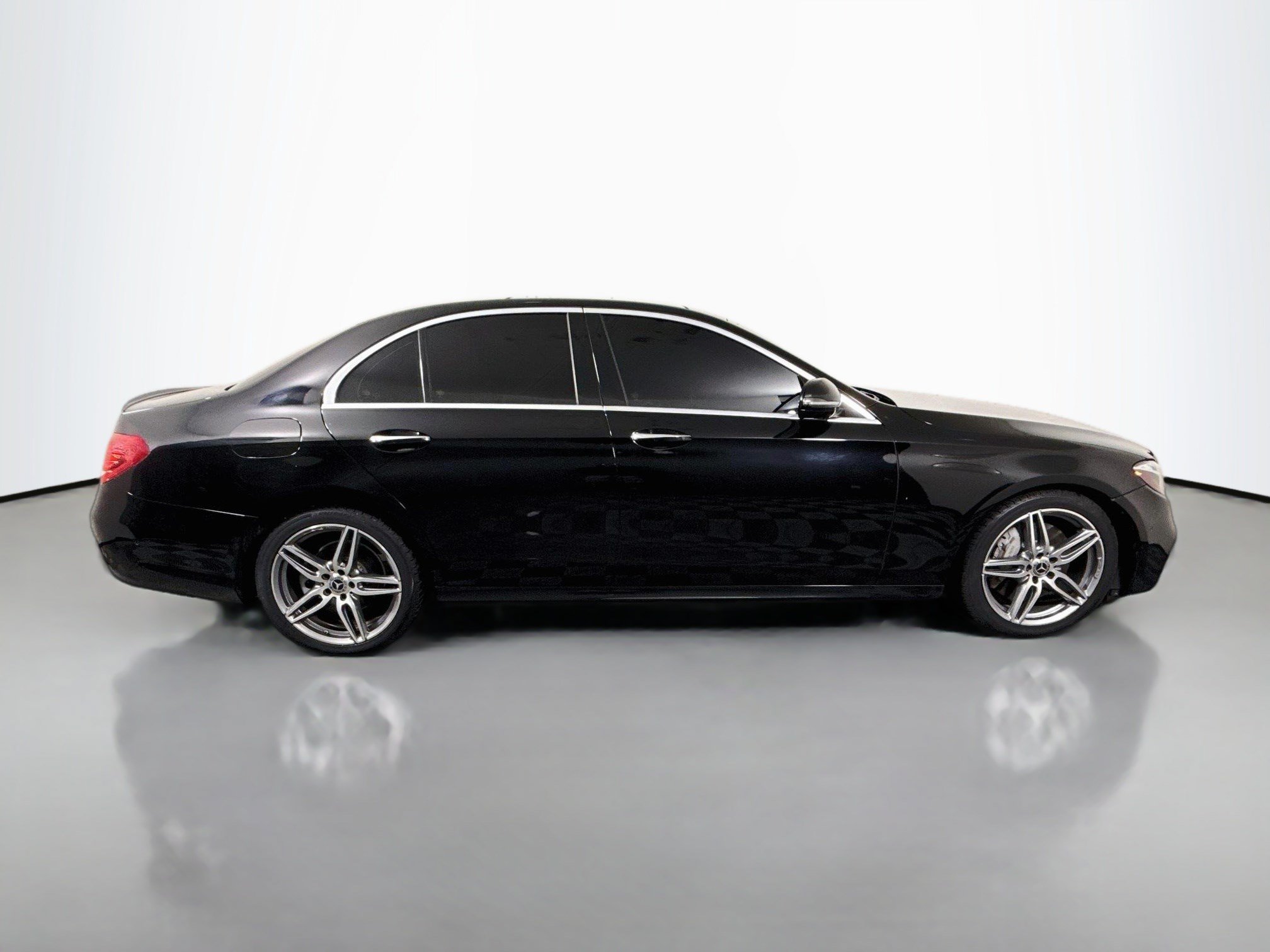 Used 2019 Mercedes-Benz E 300 w/ Premium 1 Package image 11