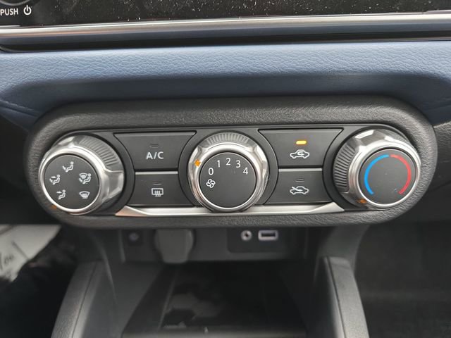 New 2025 Nissan Versa SV w/ Trunk Package image 21