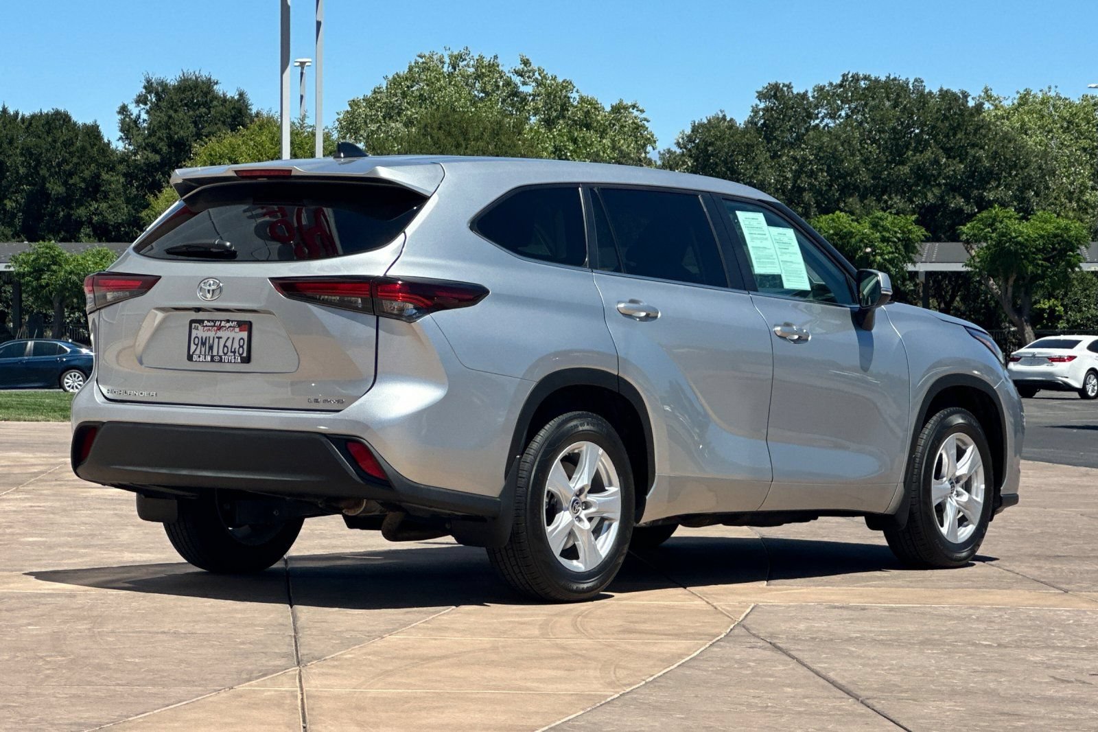 Certified 2024 Toyota Highlander LE AWD/4WD image 4
