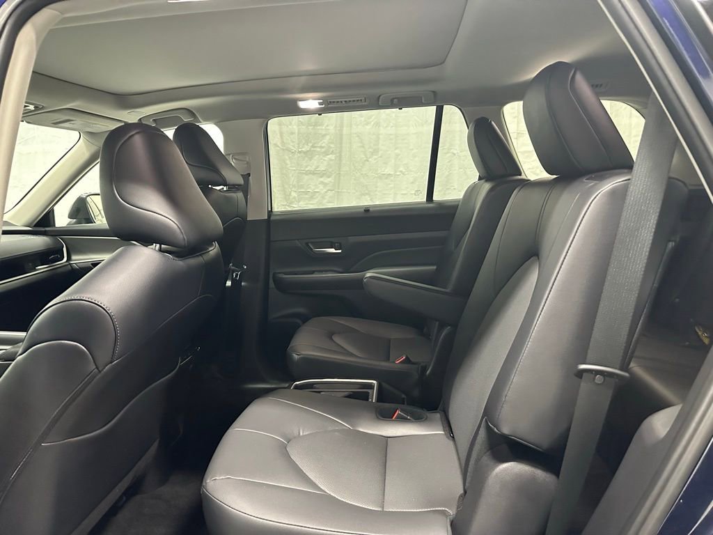 Used 2025 Toyota Grand Highlander AWD image 49