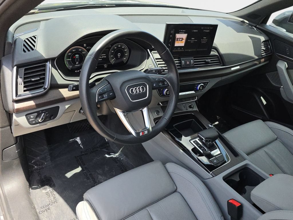 Used 2024 Audi Q5 e Premium Plus w/ Premium Plus Package AWD/4WD image 19