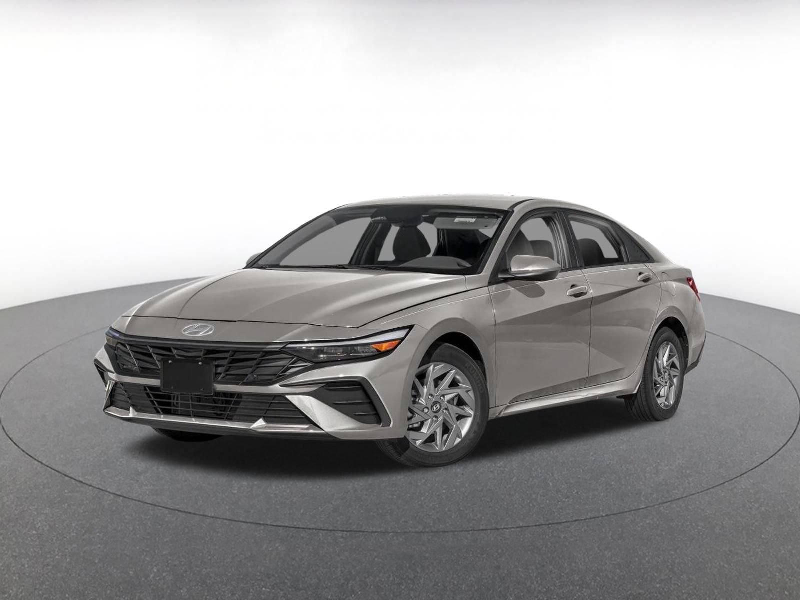 Used 2026 Hyundai Elantra Hybrid FWD image 4