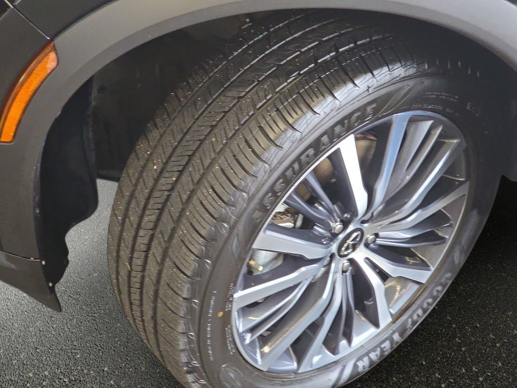 Used 2023 INFINITI QX60 Sensory w/ Cargo Package AWD/4WD image 35