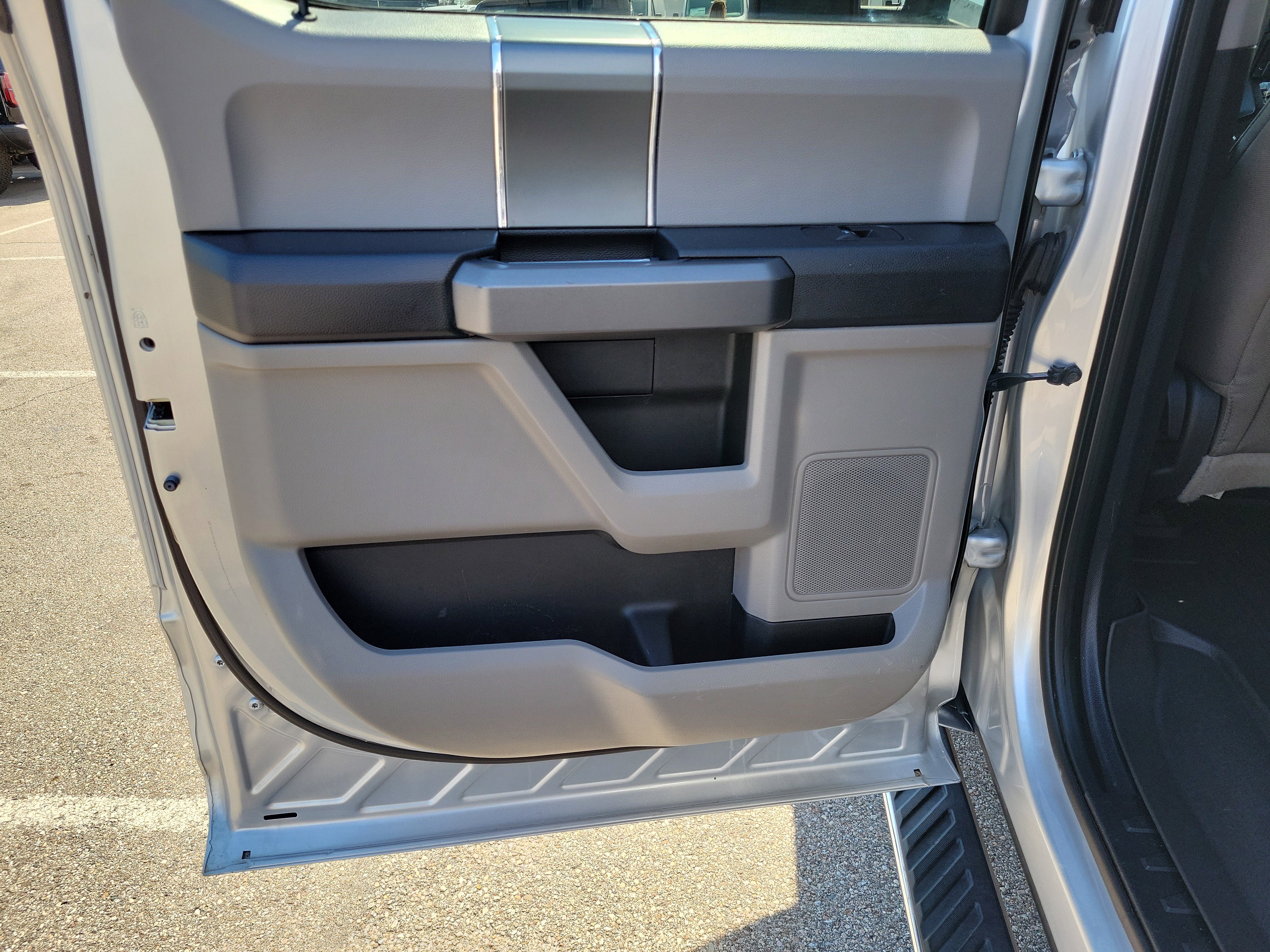 Used 2015 Ford F150 XLT w/ XTR Package image 14