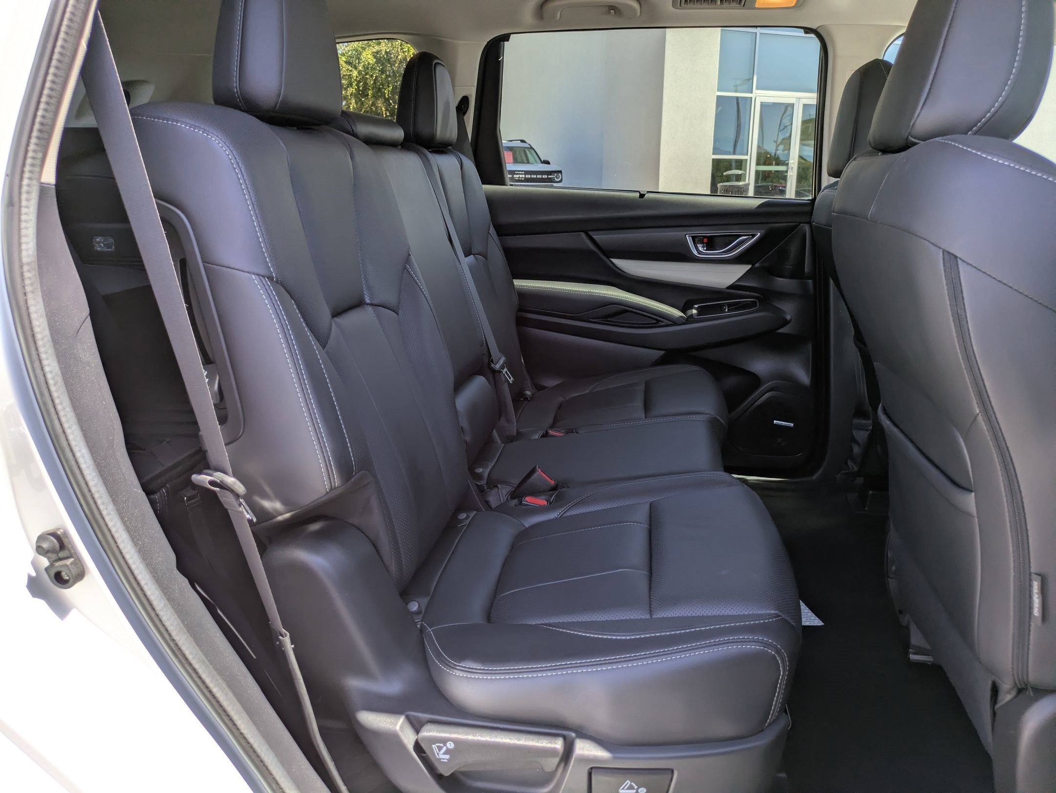 Used 2022 Subaru Ascent Limited w/ Technology Package AWD/4WD image 30
