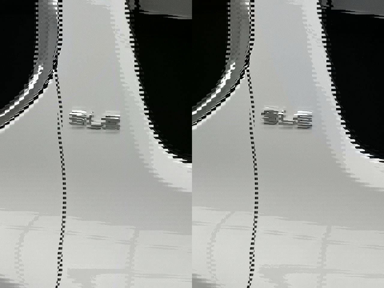 Certified 2021 GMC Acadia SLE w/ Driver Convenience Package image 33