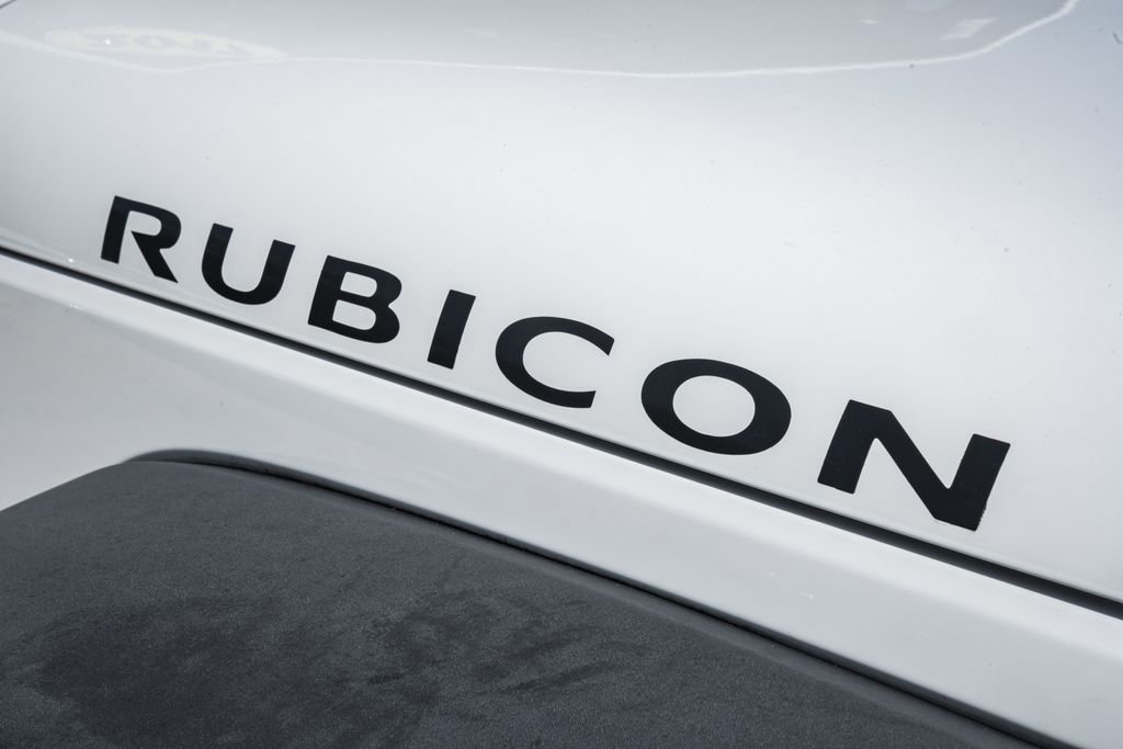 Used 2017 Jeep Wrangler Unlimited Rubicon w/ Cold Weather Group image 12