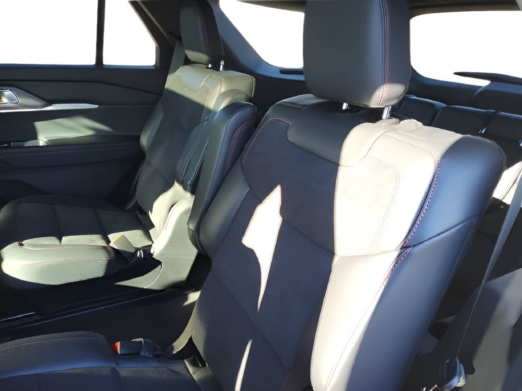 Used 2025 Ford Explorer ST w/ Sun And Sound Package AWD/4WD image 25