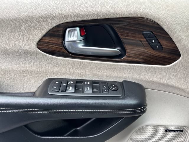 Used 2021 Chrysler Pacifica Limited w/ Premium & Safety Sphere Group AWD/4WD image 11