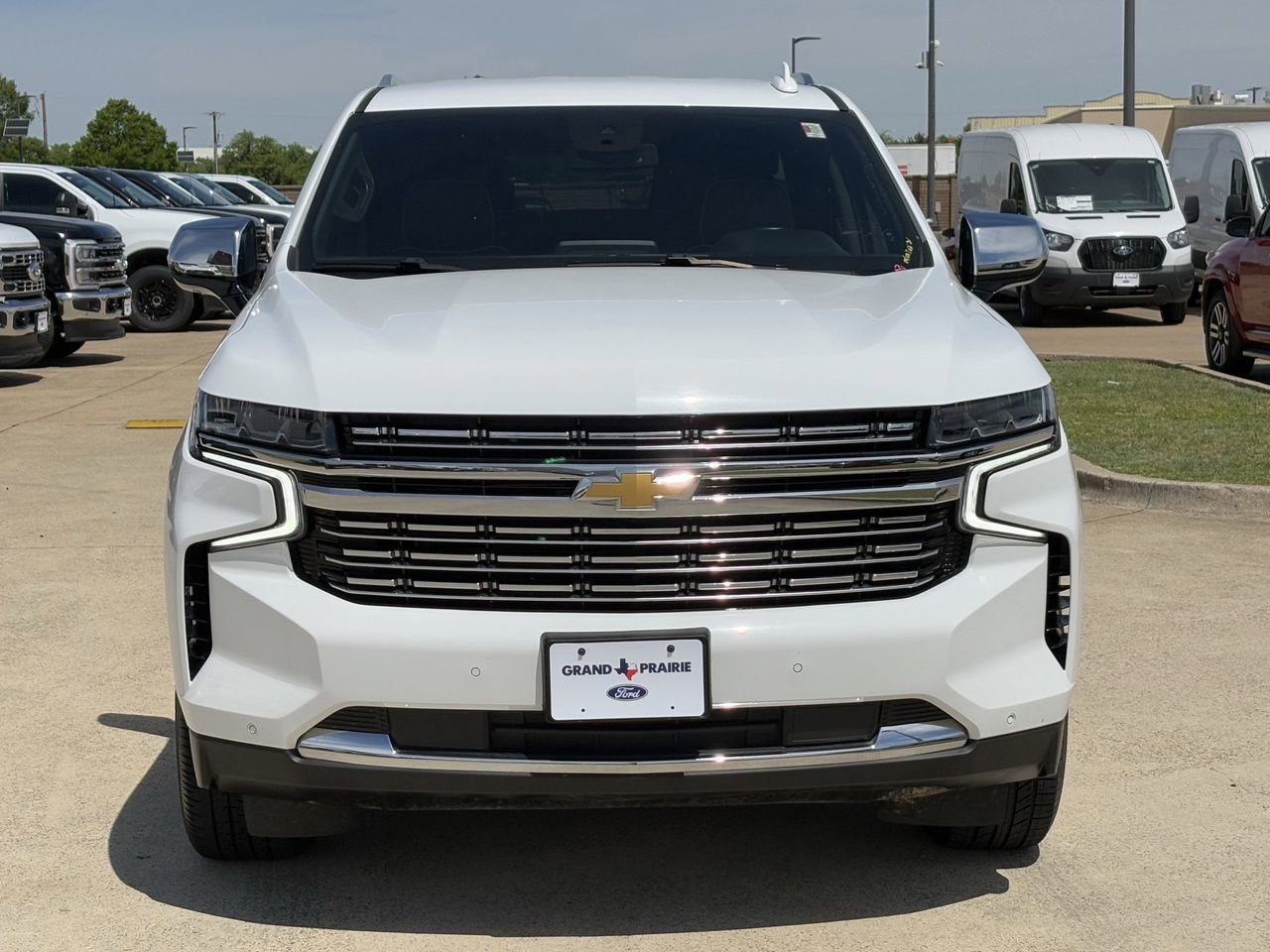 Used 2023 Chevrolet Suburban Premier image 9