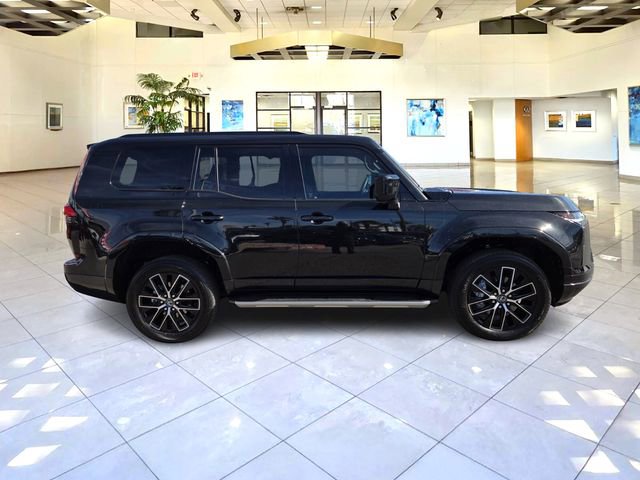 Used 2026 Lexus GX 550 w/ Accessory Package (2T) image 8