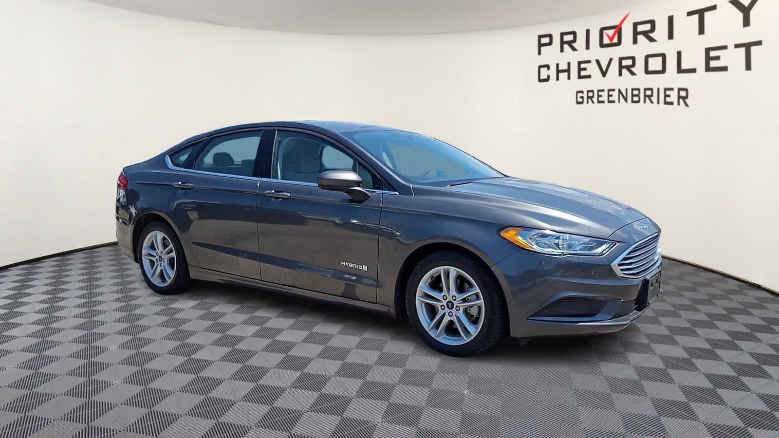 Used 2018 Ford Fusion S FWD image 2